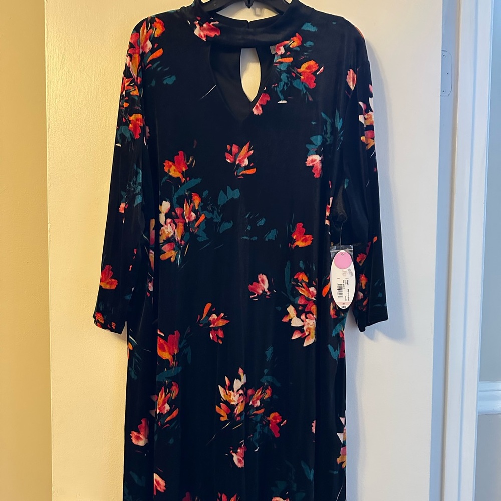 Boutique Black Dress with Colorful Floral Design and a Keyhole Opening
